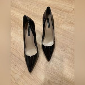 Very gently used black heel